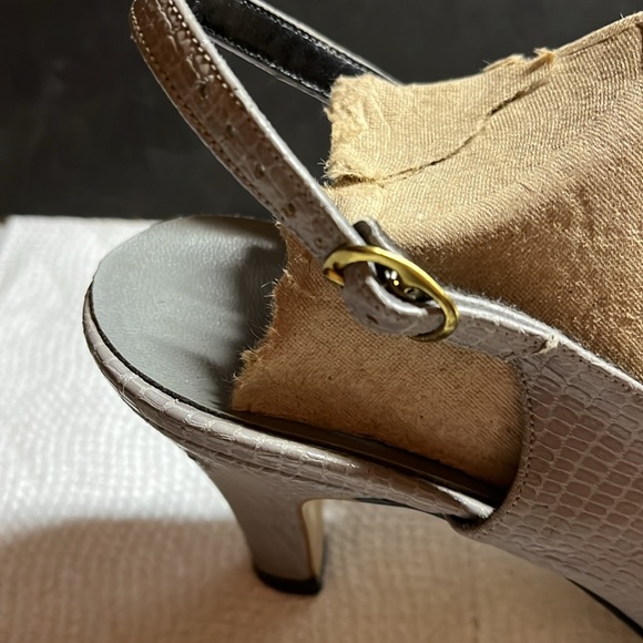 Vintage Gray crocodile like slingbacks size 8 medium - Picture 13 of 15